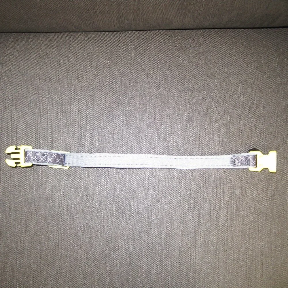 Gray and Yellow adjustable dog collar. - Picture 5 of 8
